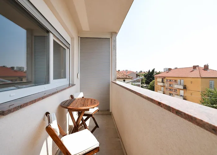 アパート Anita *