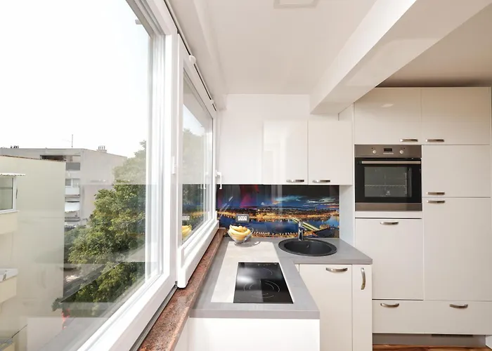 Anita アパート ザダル