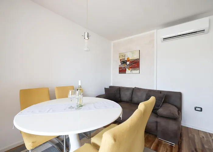 アパート Anita ザダル